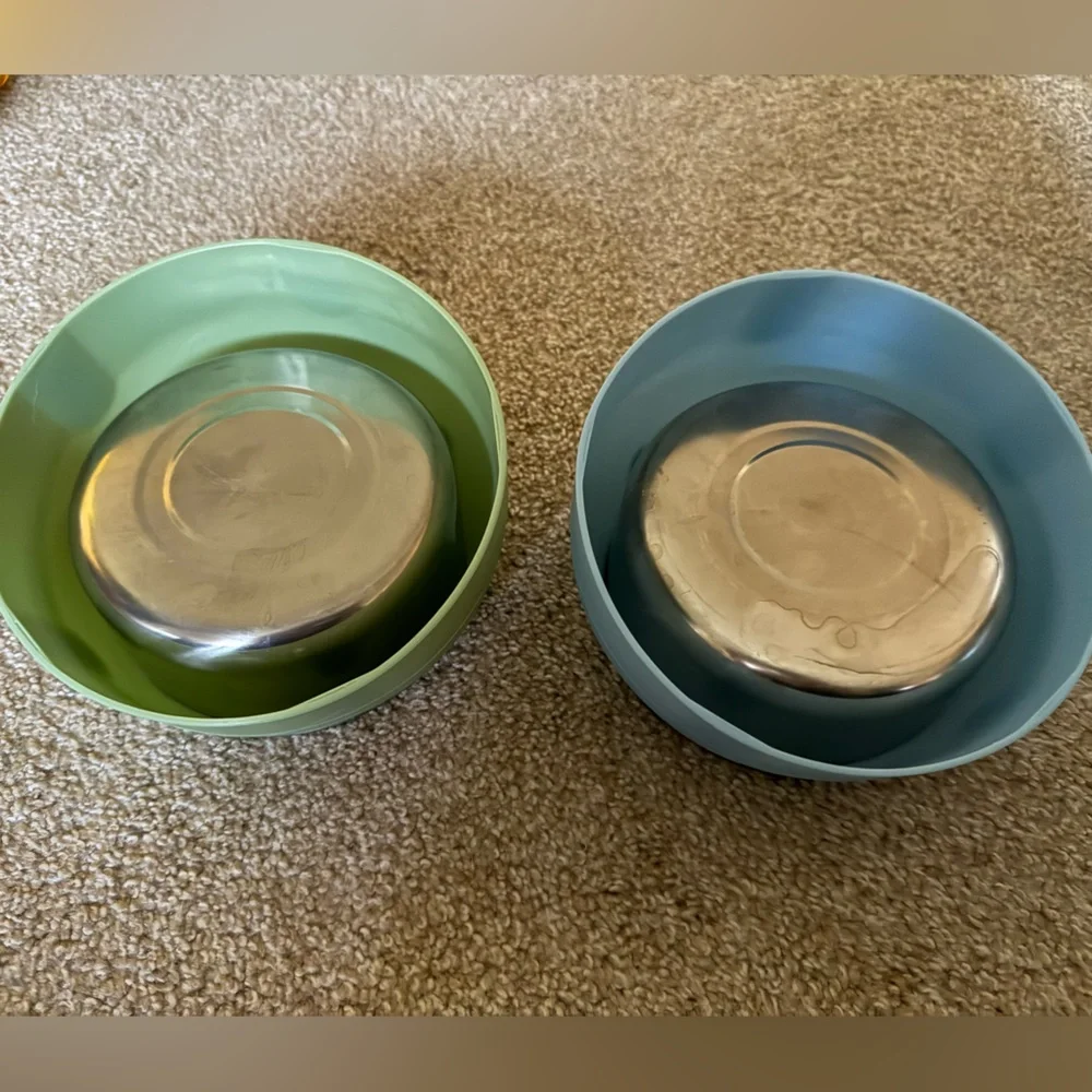 Amazon Green and Blue Pet Bowls